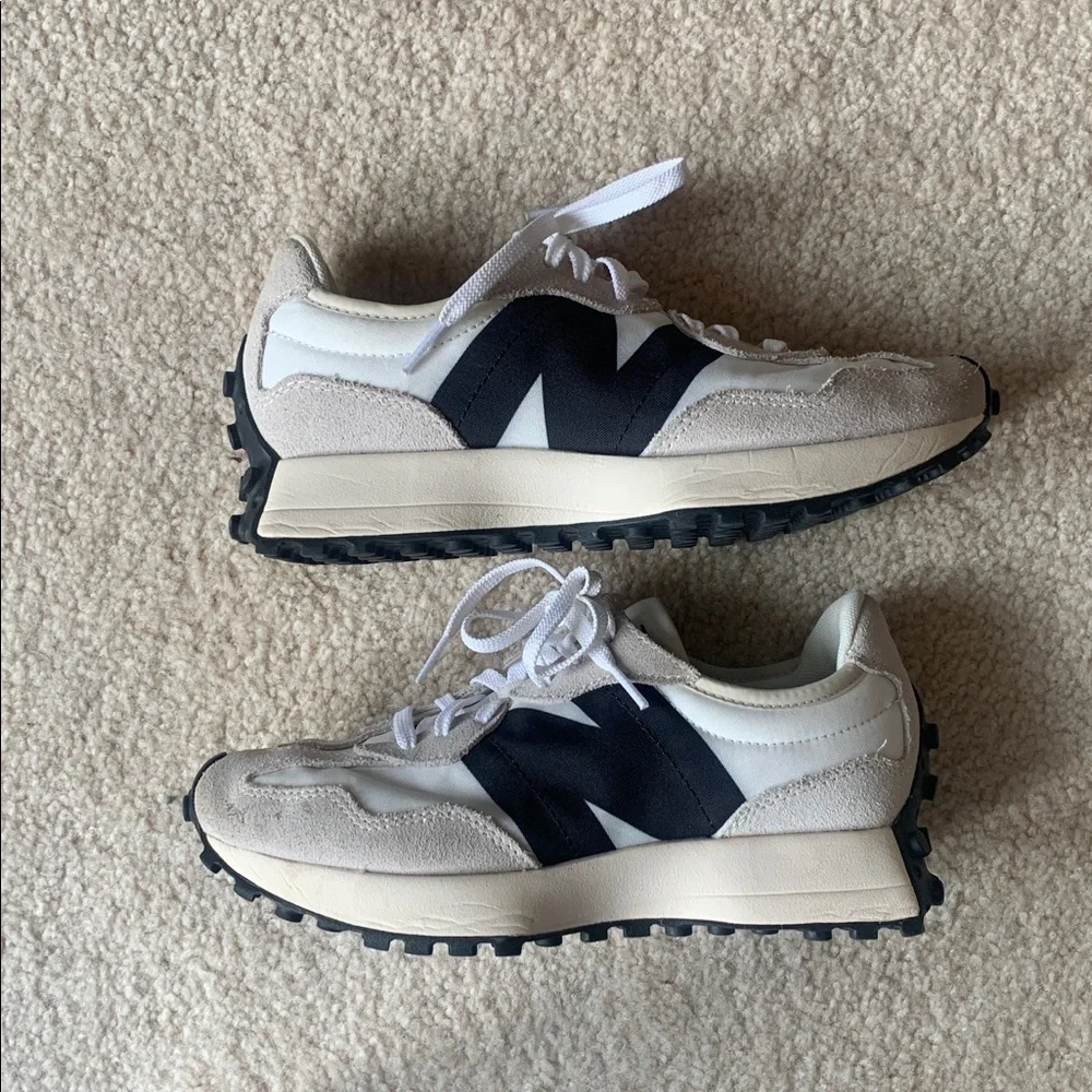 New Balance 327 women’s sneakers size 7 - Picture 2 of 10